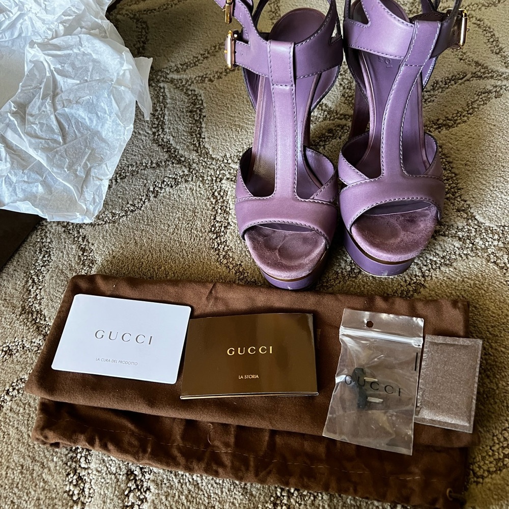 GUCCI " IMAN " Runway Purple Leather T Strap Double Buckle Sandals 37.5 Preowed - Picture 6 of 12